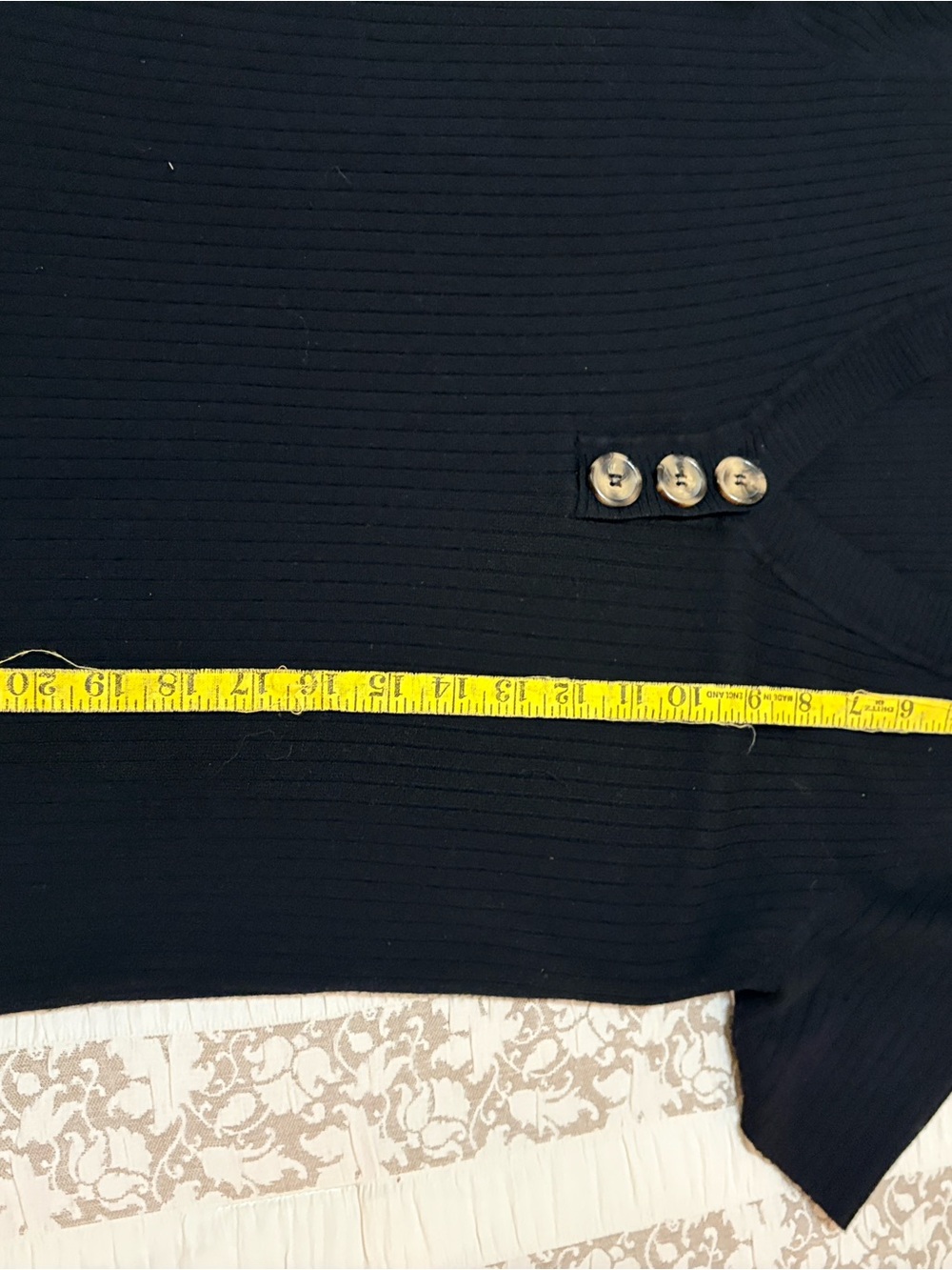 Knit Top size large - Picture 5 of 5